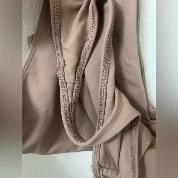 Aritzia Babaton Contour V-Neck Bodysuit size small - Picture 4 of 6